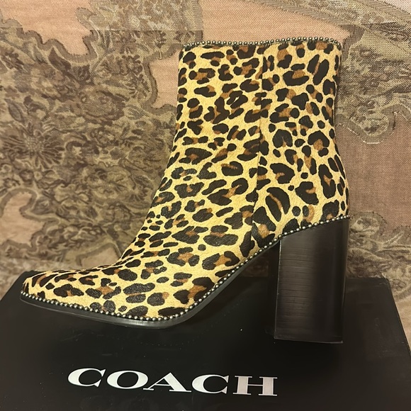 Coach Drea Bead Chain Leopard Bootie size 10 - Picture 3 of 4